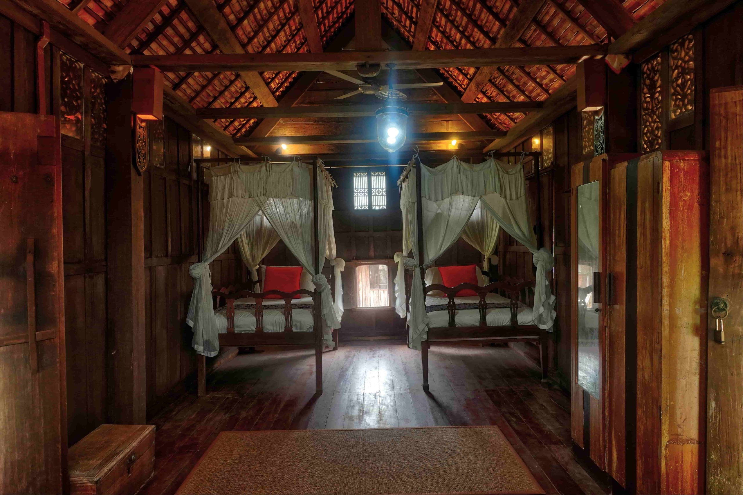 ROOM 1