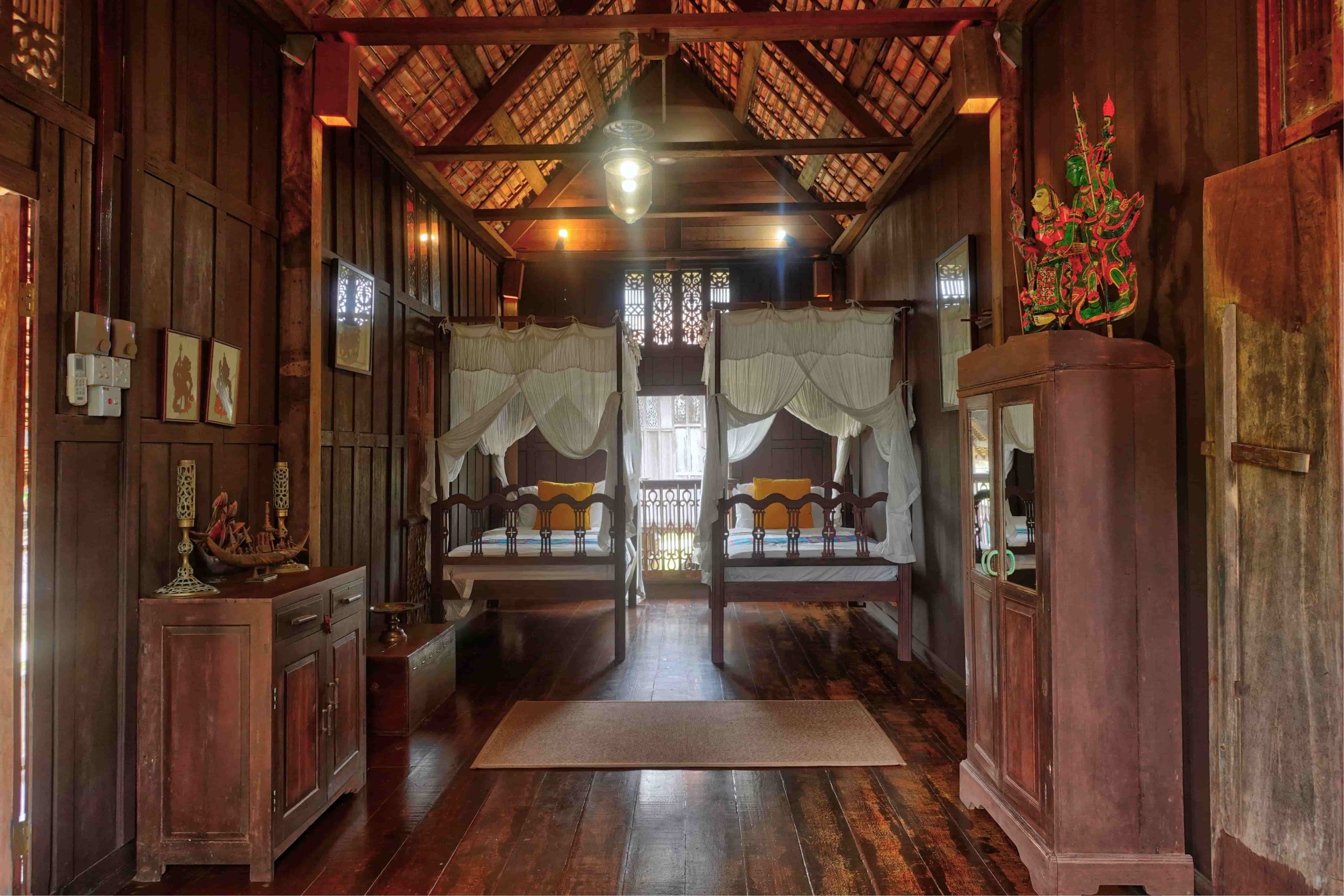 ROOM 1