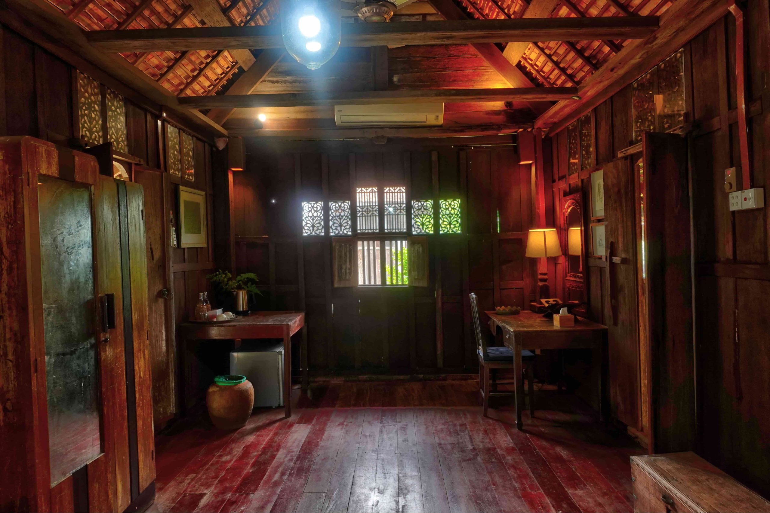 ROOM 2