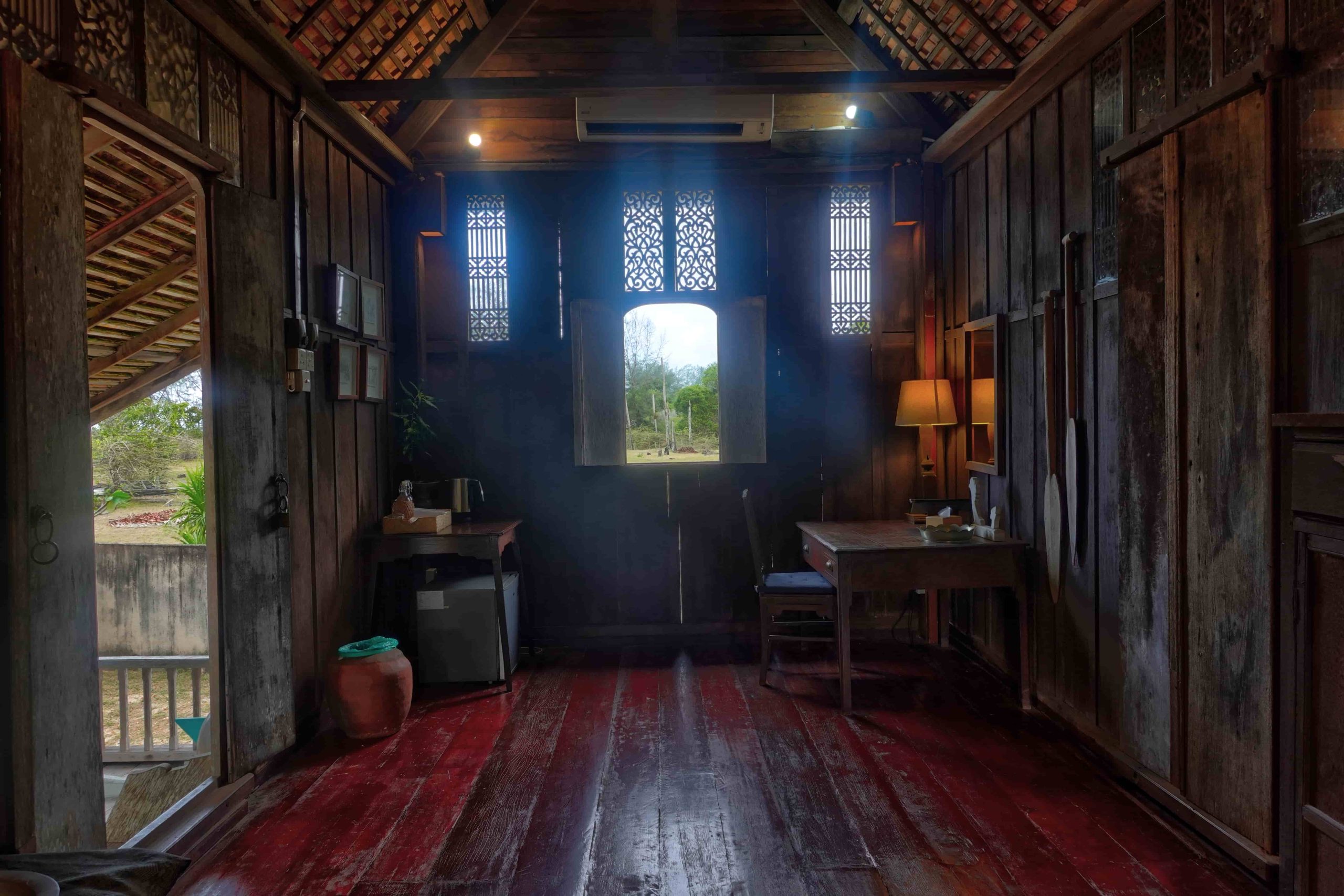 ROOM 2