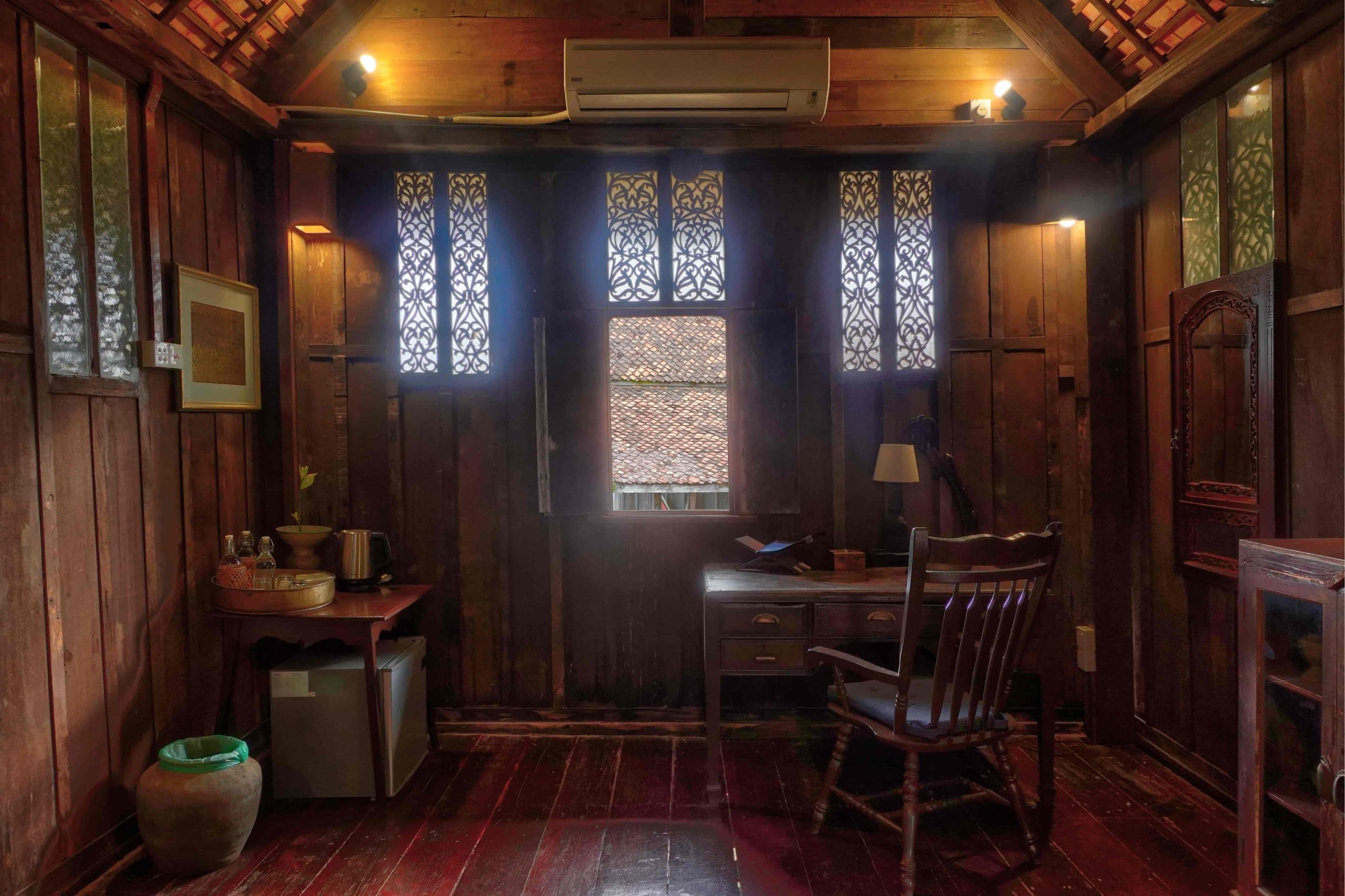 ROOM 2